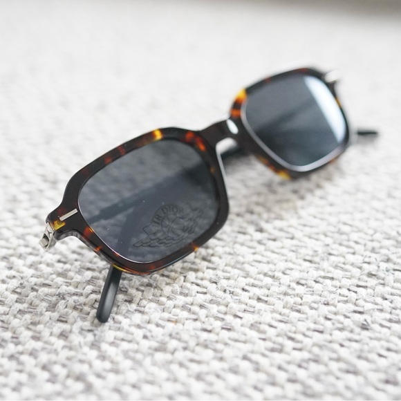 Dior x Jordan sunglasses - Picture 2 of 6